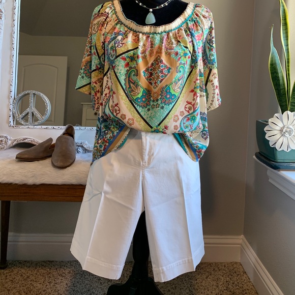 Old Navy Favorite Khakis Bermuda Shorts Size 4 - Picture 2 of 7